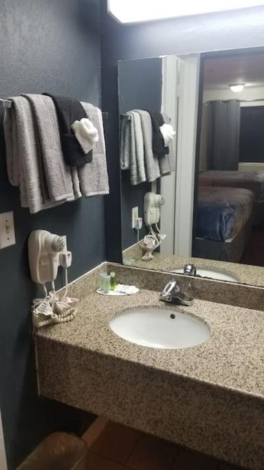 Hotel 2 Queen Beds Hotel Room 126 Wi-Fi Booking Stillwater Buitenkant foto